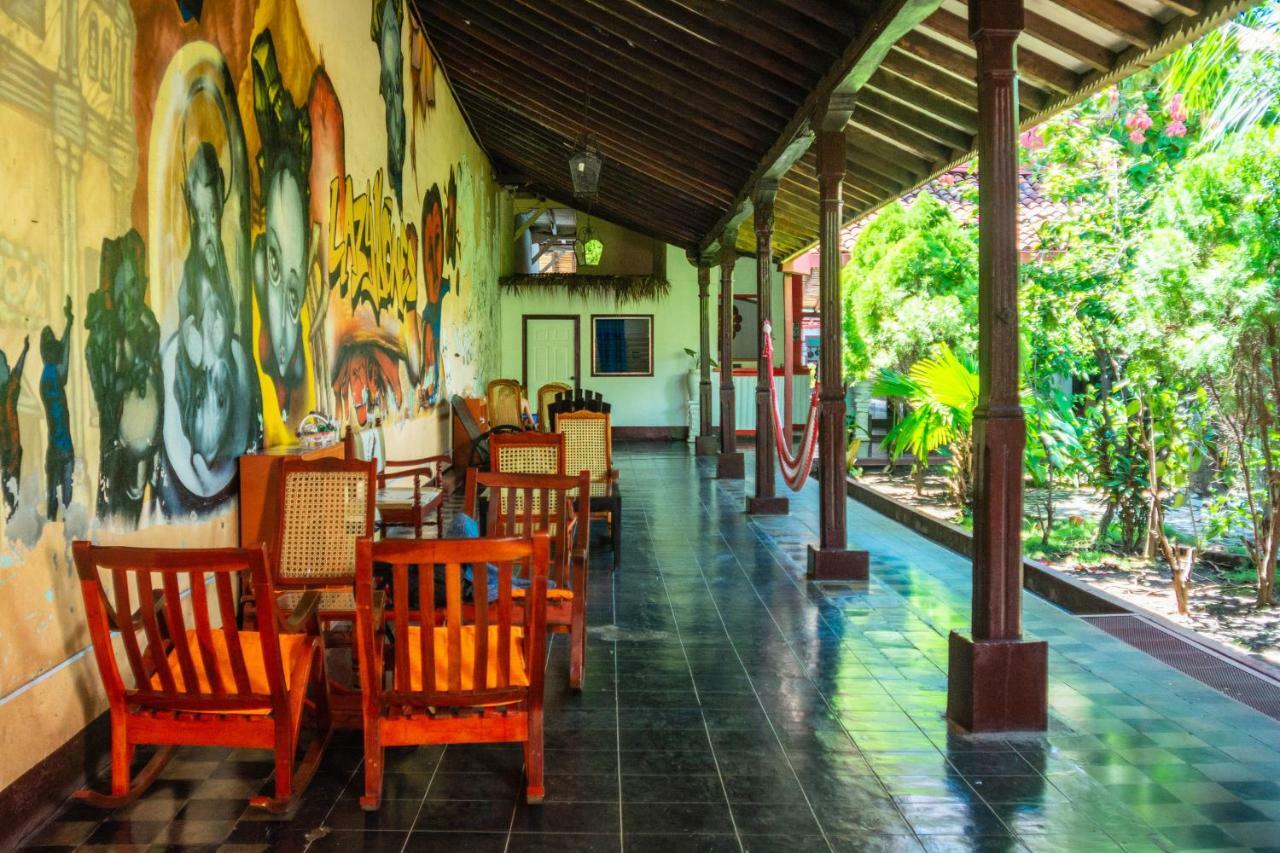 Hostal Lazybones León Esterno foto