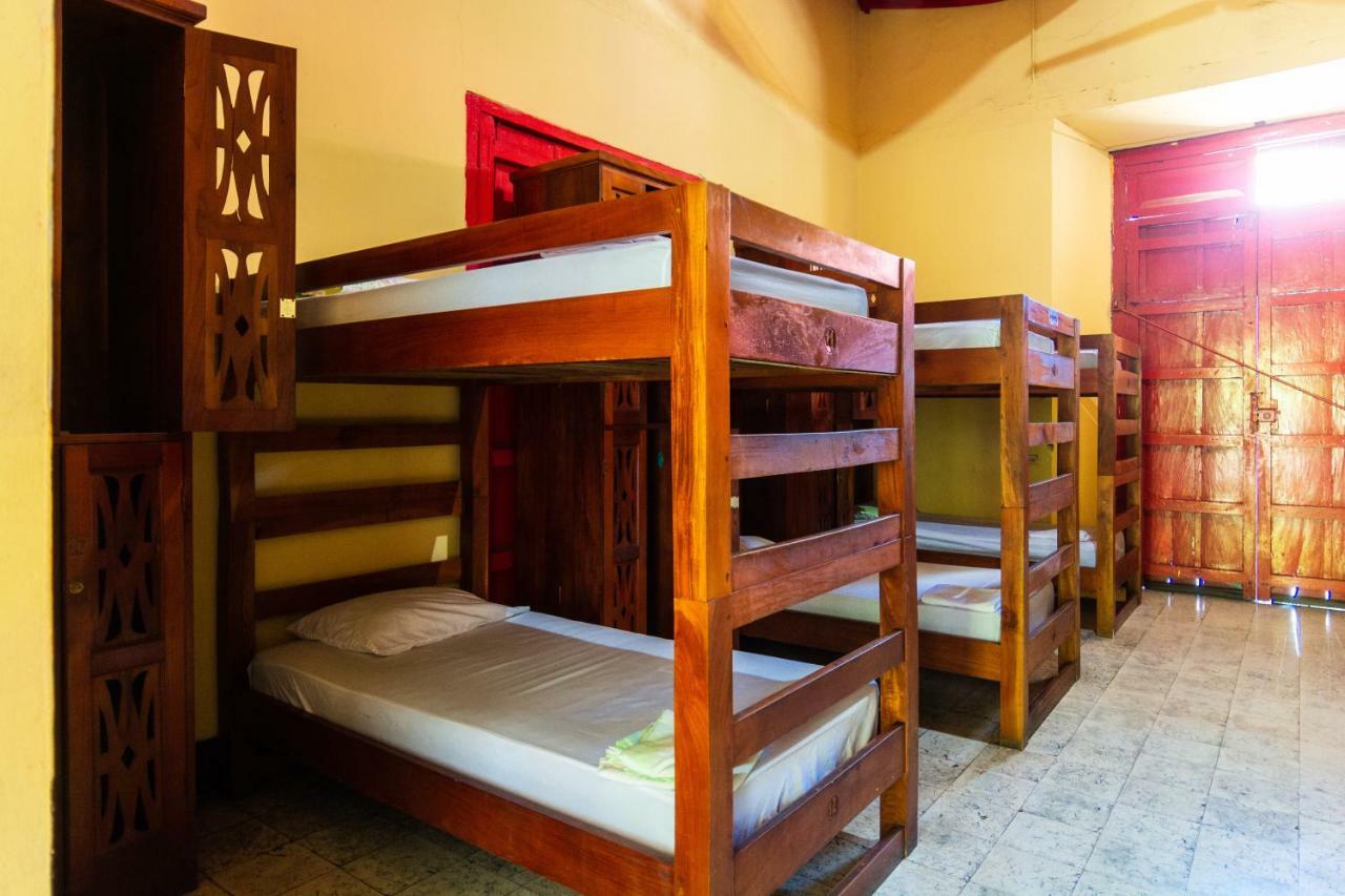 Hostal Lazybones León Esterno foto