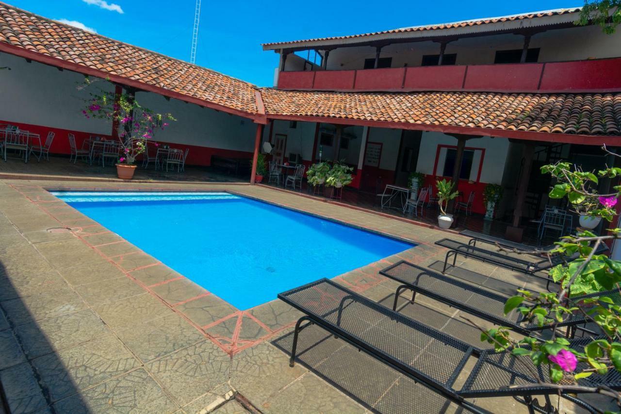 Hostal Lazybones León Esterno foto