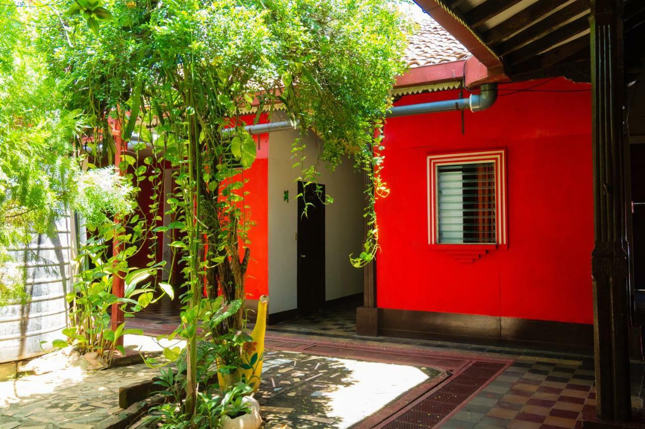 Hostal Lazybones León Esterno foto