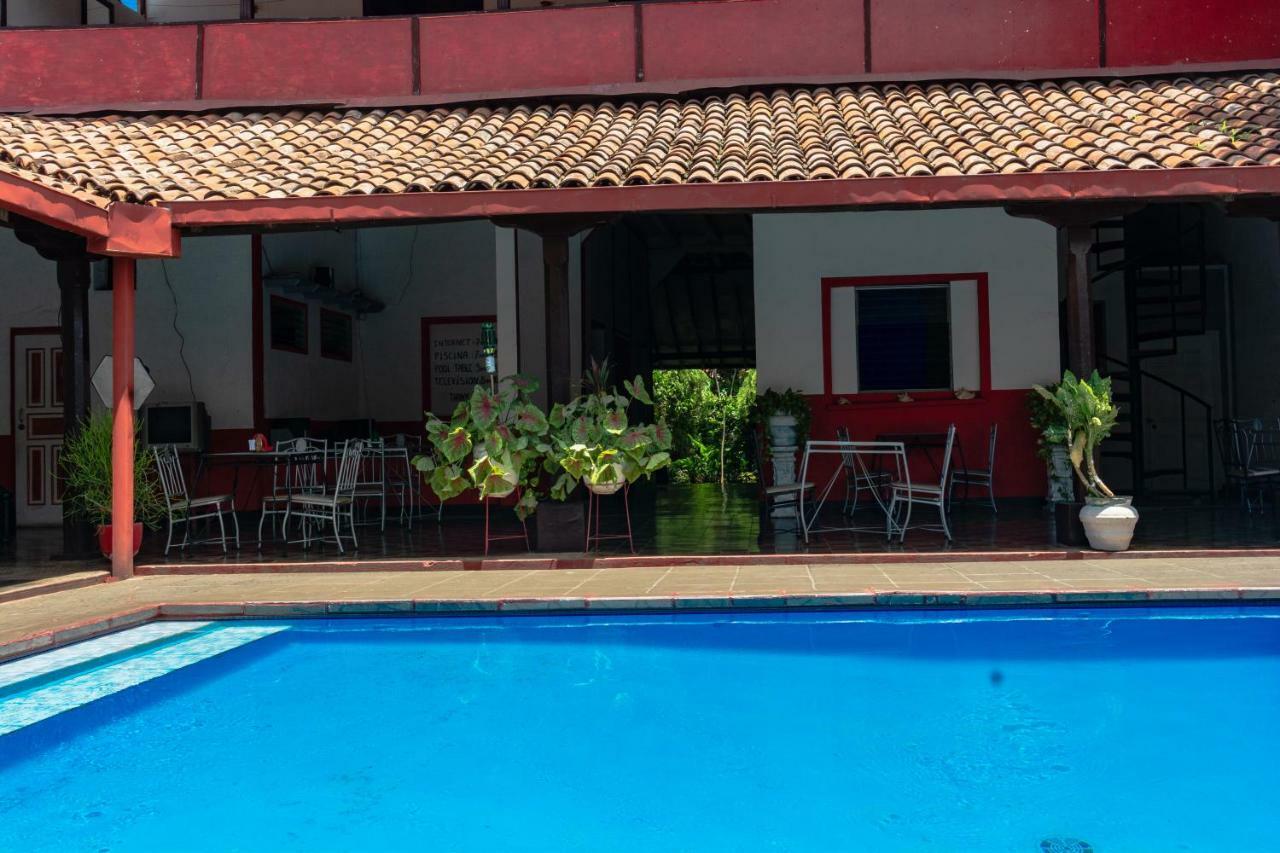 Hostal Lazybones León Esterno foto
